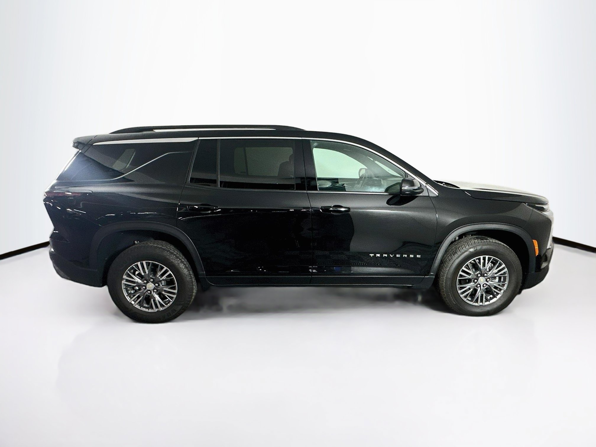 Used 2026 Chevrolet Traverse LT FWD image 10