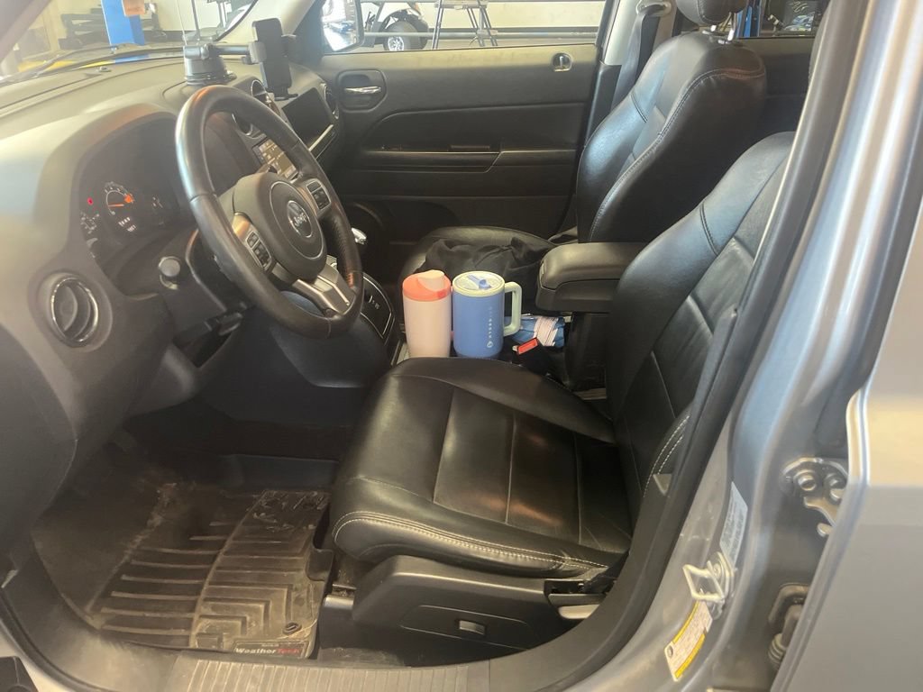 Used 2017 Jeep Patriot High Altitude AWD/4WD image 4