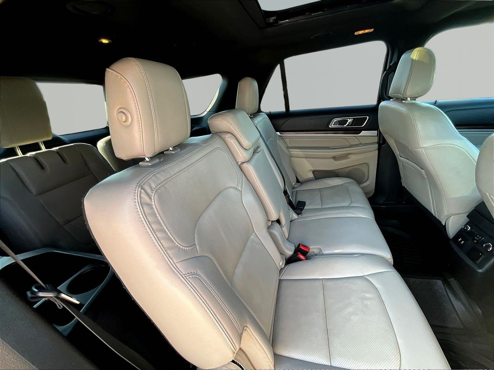 Used 2018 Ford Explorer Limited FWD image 25