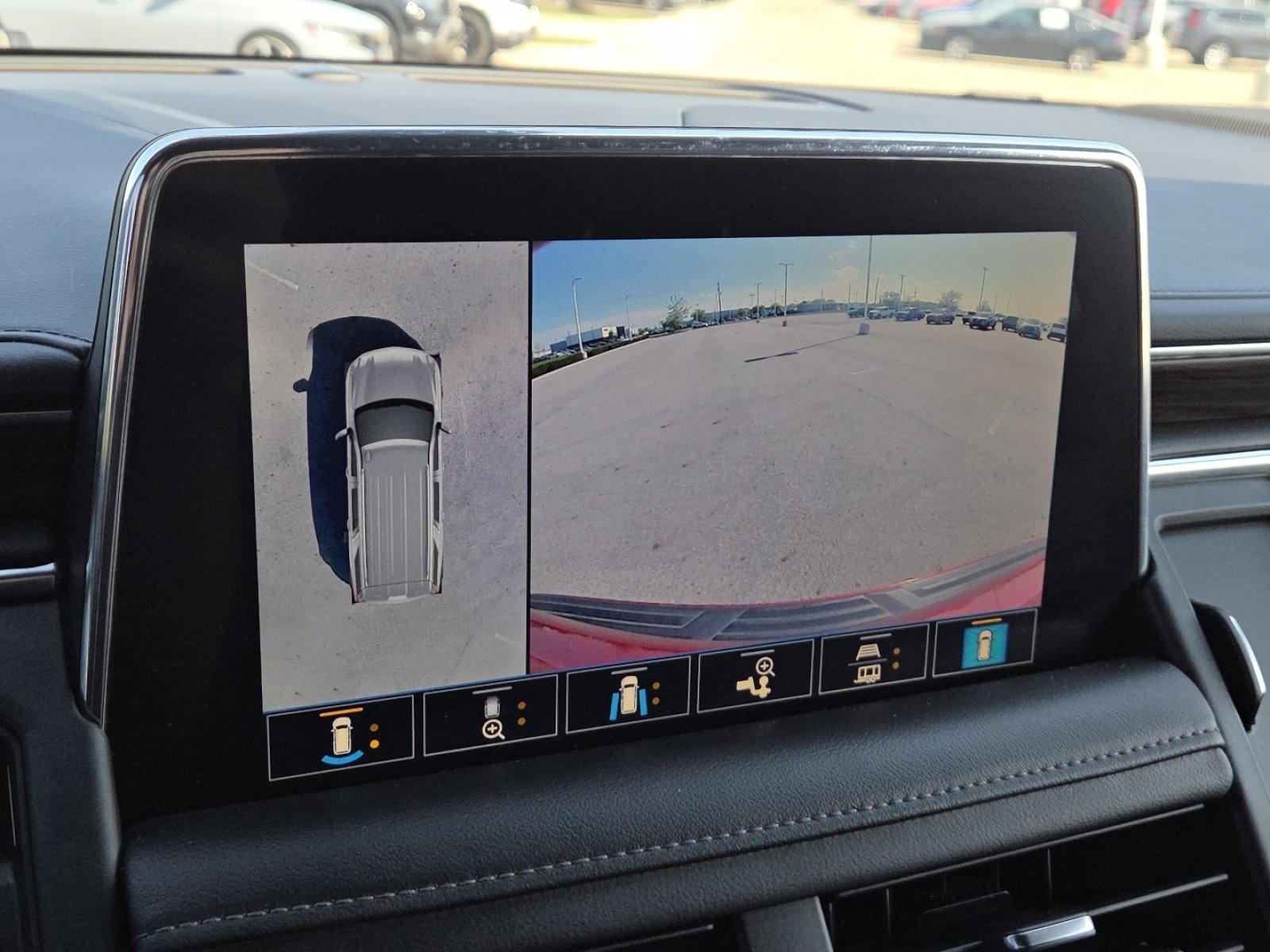 Used 2021 Chevrolet Tahoe LT w/ LT Signature Package AWD/4WD image 9