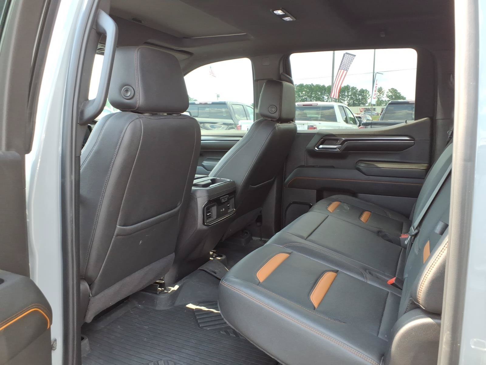Used 2024 GMC Sierra 1500 AT4 w/ Technology Package AWD/4WD image 24