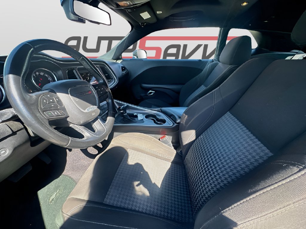 Used 2022 Dodge Challenger SXT RWD image 19