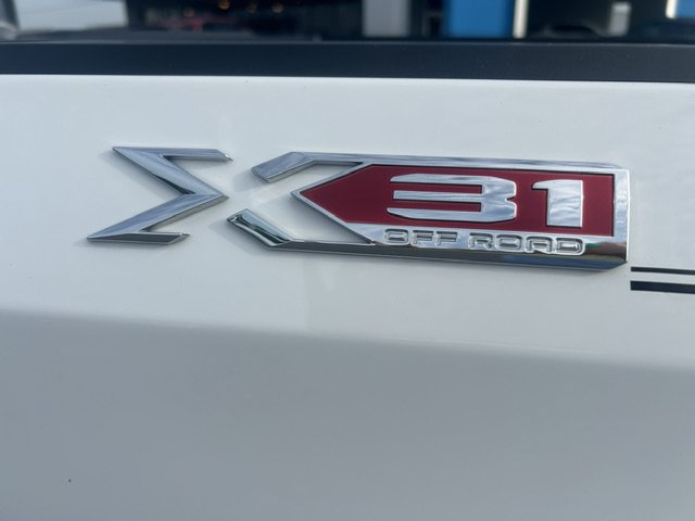 Used 2024 GMC Sierra 1500 SLT w/ SLT Premium Plus Package AWD/4WD image 11