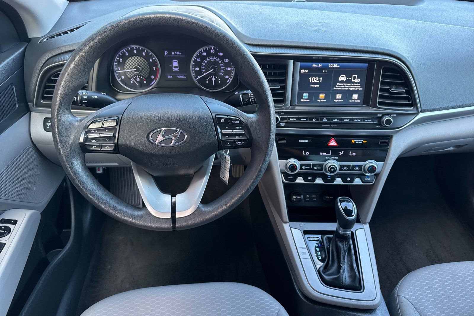 Used 2020 Hyundai Elantra SEL image 18