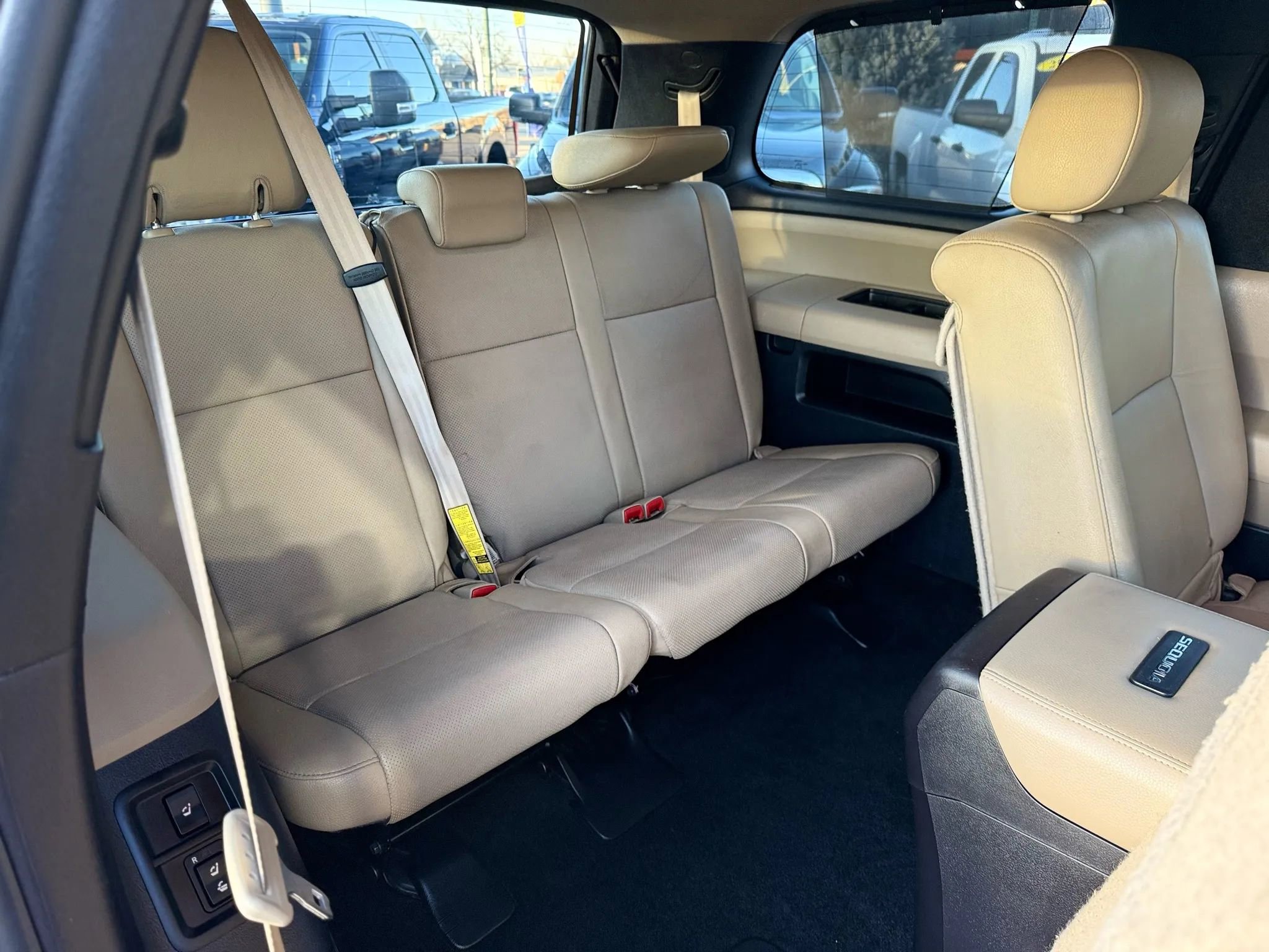 Used 2015 Toyota Sequoia Platinum image 22