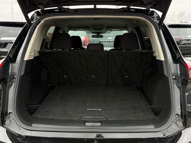 Used 2024 Nissan Rogue SV image 30