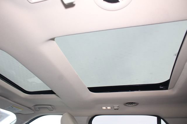 Used 2019 Ford Explorer Platinum image 26