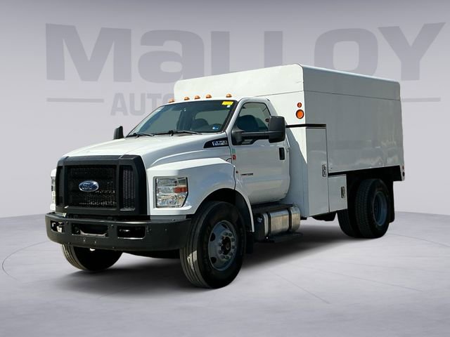 Used 2016 Ford F750 2WD Regular Cab Super Duty image 1