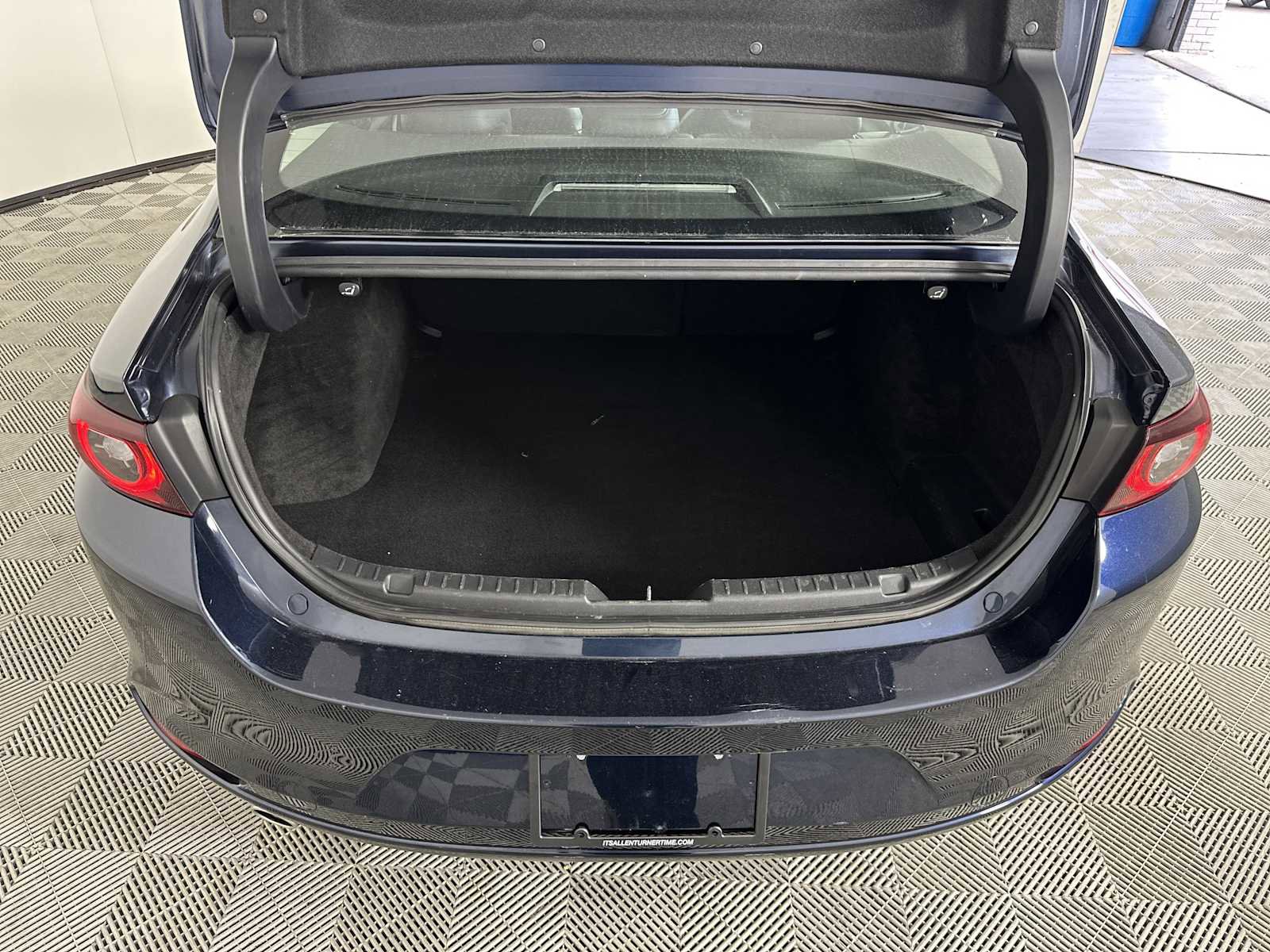 Used 2024 MAZDA MAZDA3 s image 24