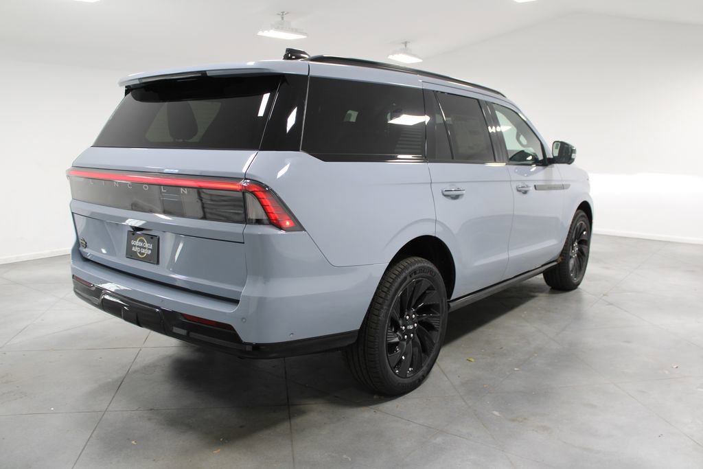 New 2025 Lincoln Navigator Reserve w/ Jet Appearance Package image 8