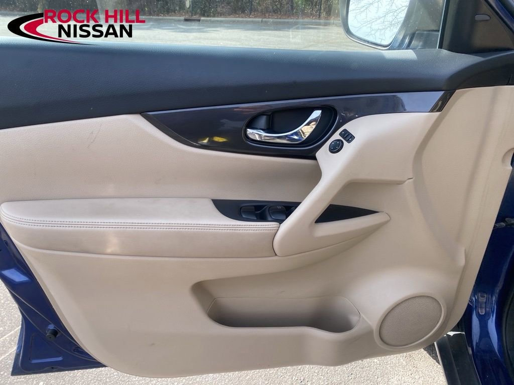 Used 2020 Nissan Rogue SV image 10