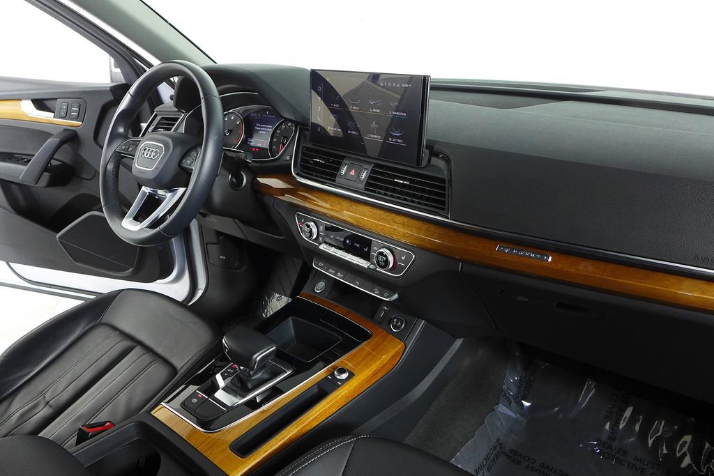 Used 2023 Audi Q5 2.0T Premium w/ Convenience Package image 13
