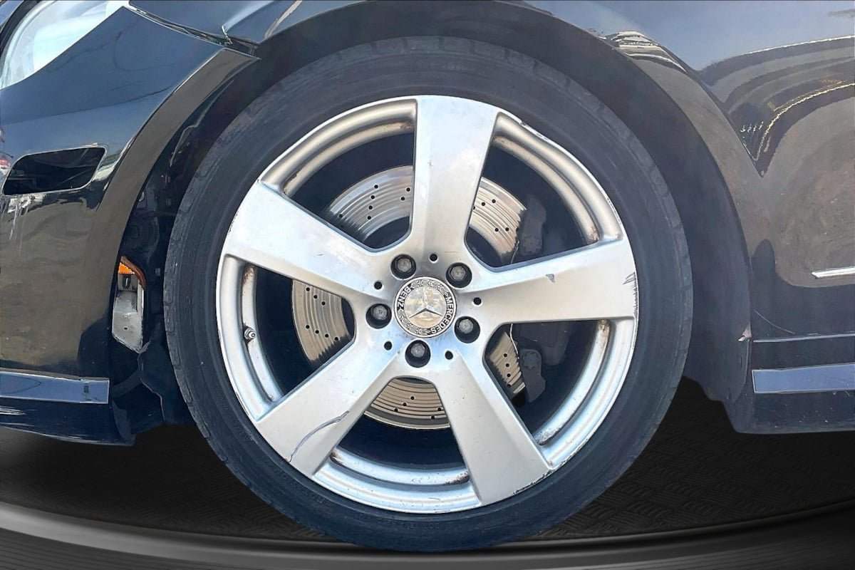 Used 2010 Mercedes-Benz E 550 Coupe image 9