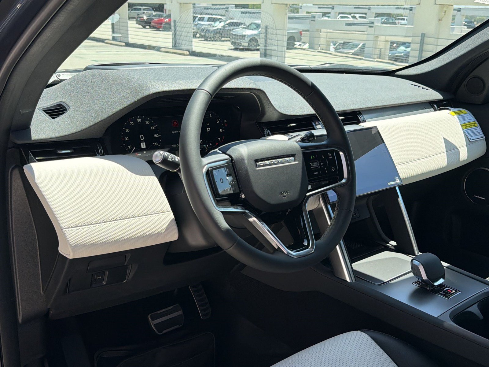 New 2026 Land Rover Discovery Sport Landmark AWD/4WD image 4