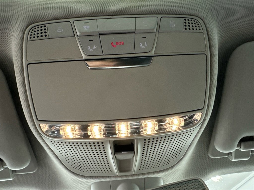 Used 2018 Mercedes-Benz E 300 4MATIC image 31