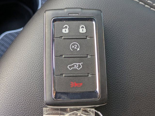 New 2025 Jeep Grand Cherokee Altitude image 26