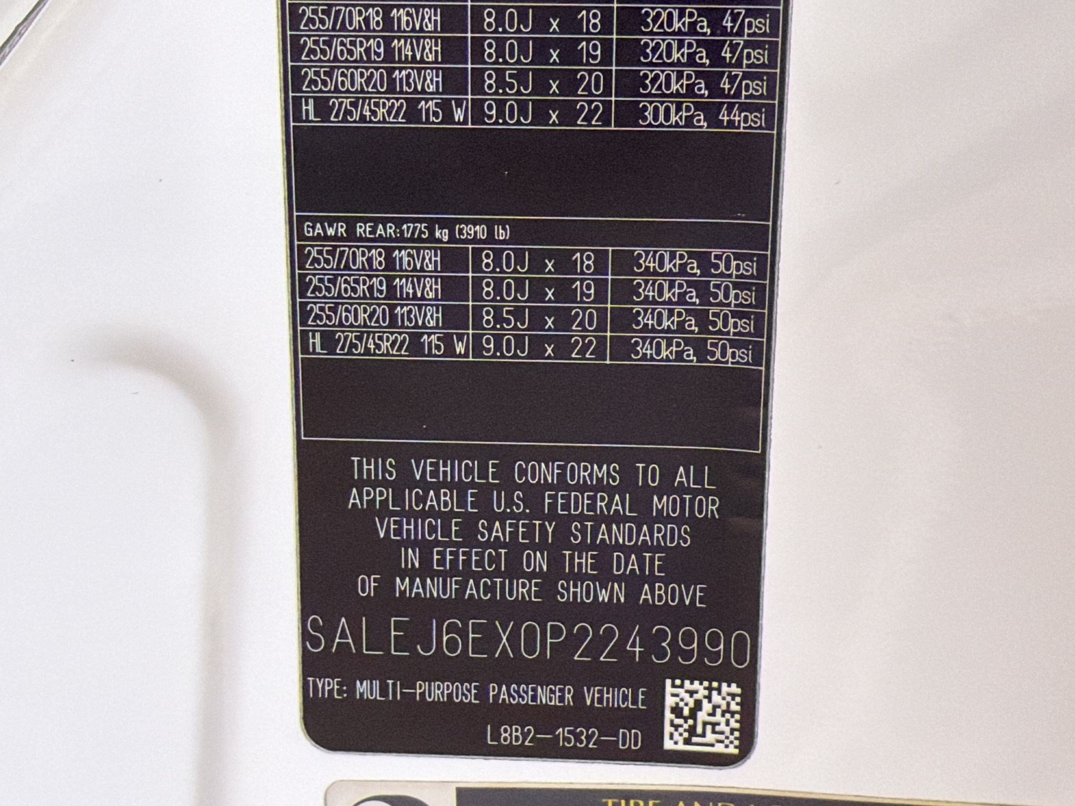 Used 2023 Land Rover Defender 90 S AWD/4WD image 24