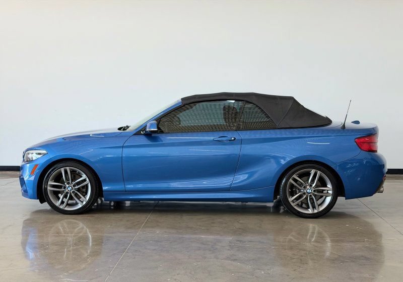 Used 2018 BMW 230i Convertible RWD image 4