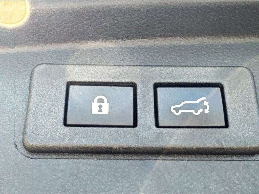 Certified 2025 Subaru Outback Limited AWD/4WD image 33