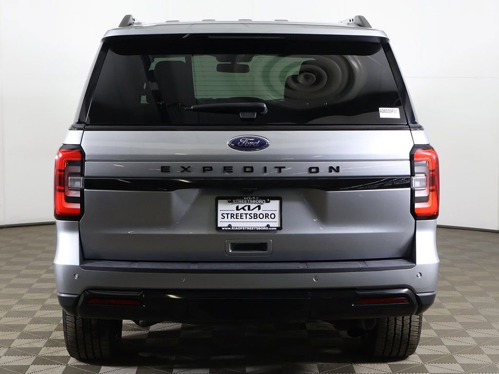 Used 2023 Ford Expedition Max Limited image 18