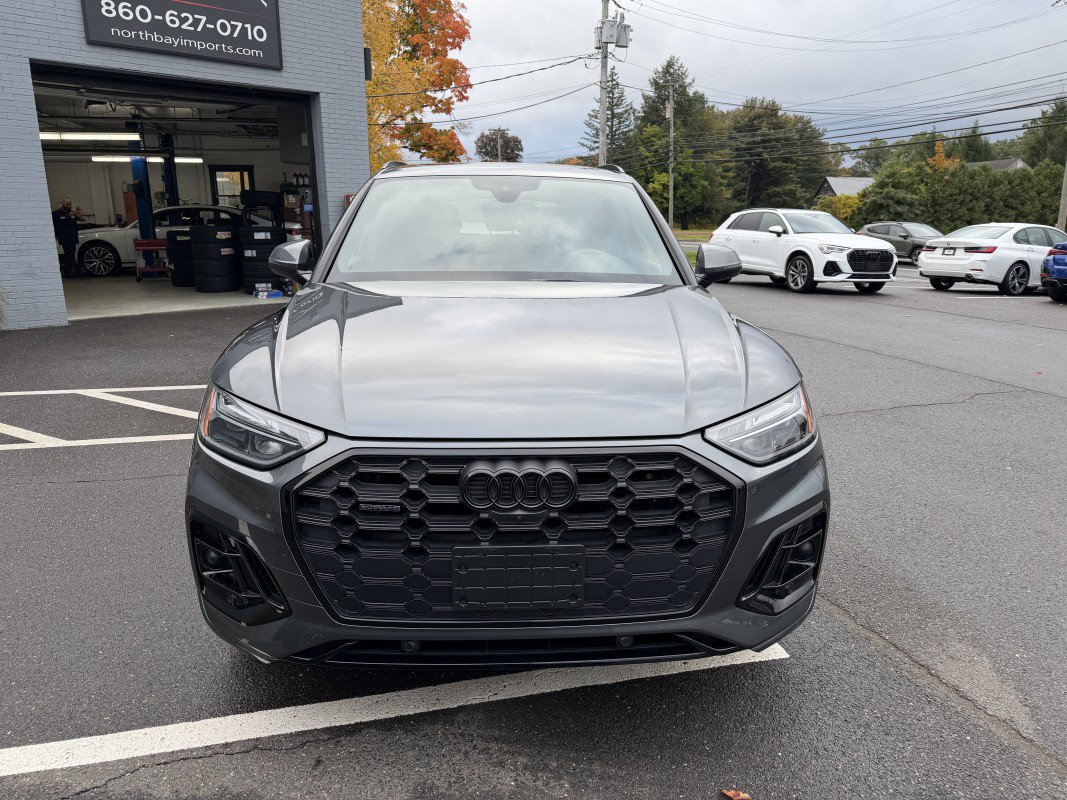 Used 2024 Audi Q5 2.0T Premium Plus w/ Premium Plus Package AWD/4WD image 3