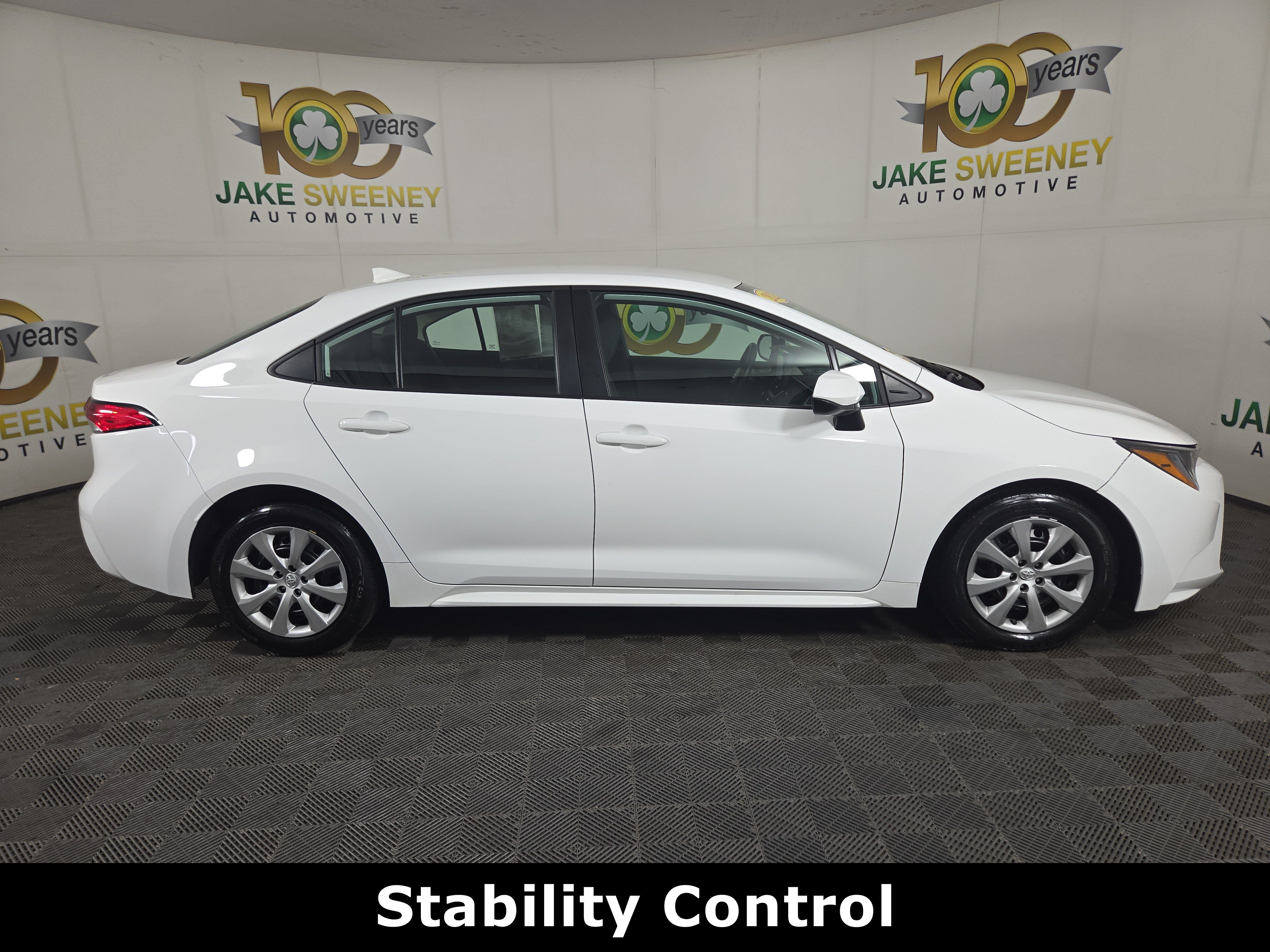 Used 2025 Toyota Corolla LE FWD image 10