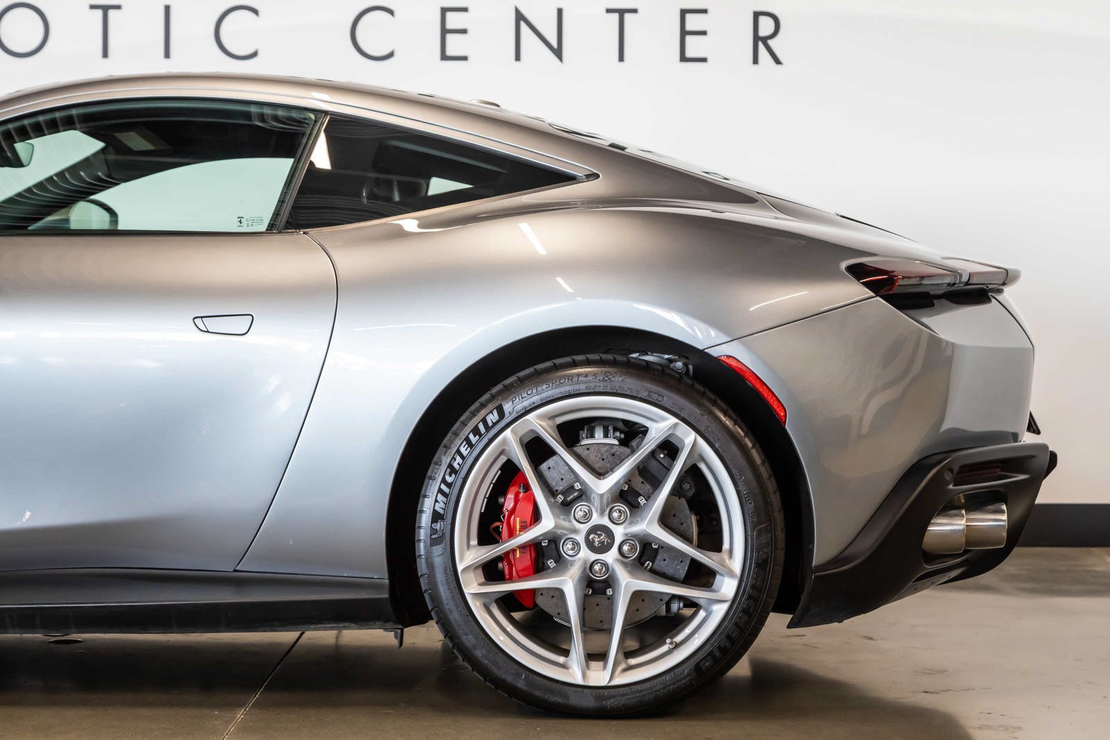 Used 2021 Ferrari Roma RWD image 17