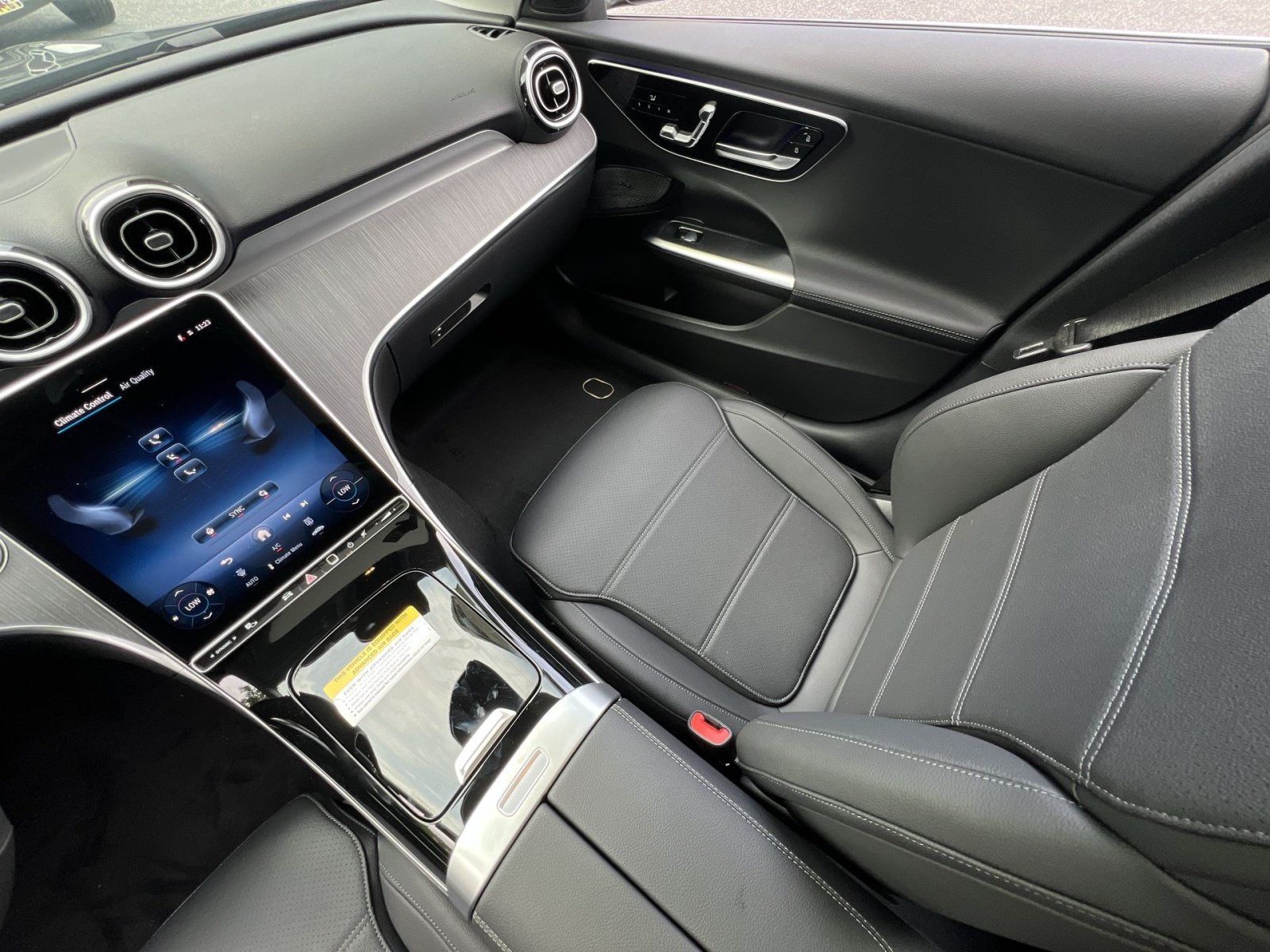 New 2026 Mercedes-Benz C 300 4MATIC Sedan image 14
