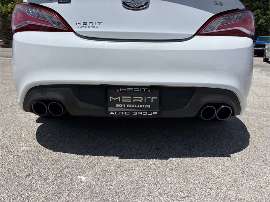 Used 2016 Hyundai Genesis 3.8 RWD image 15