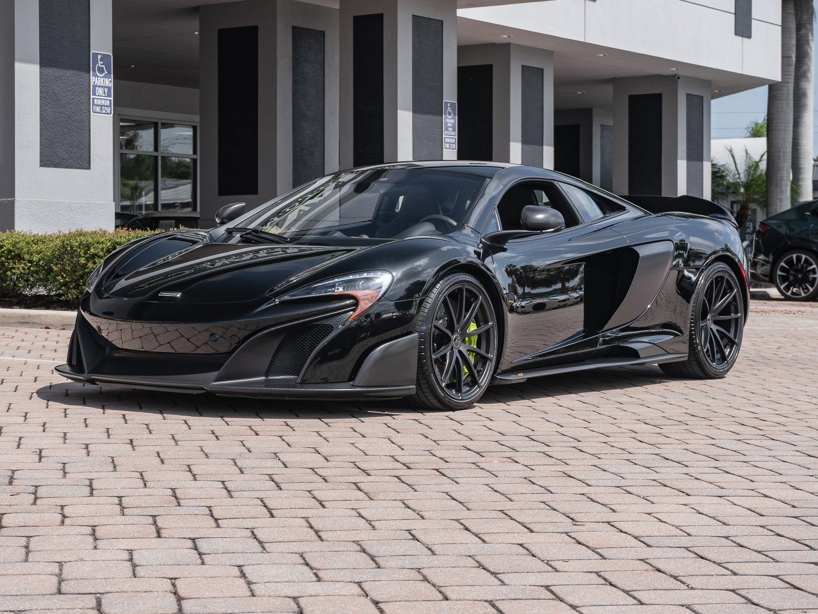 Used 2016 McLaren 675LT Coupe image 22