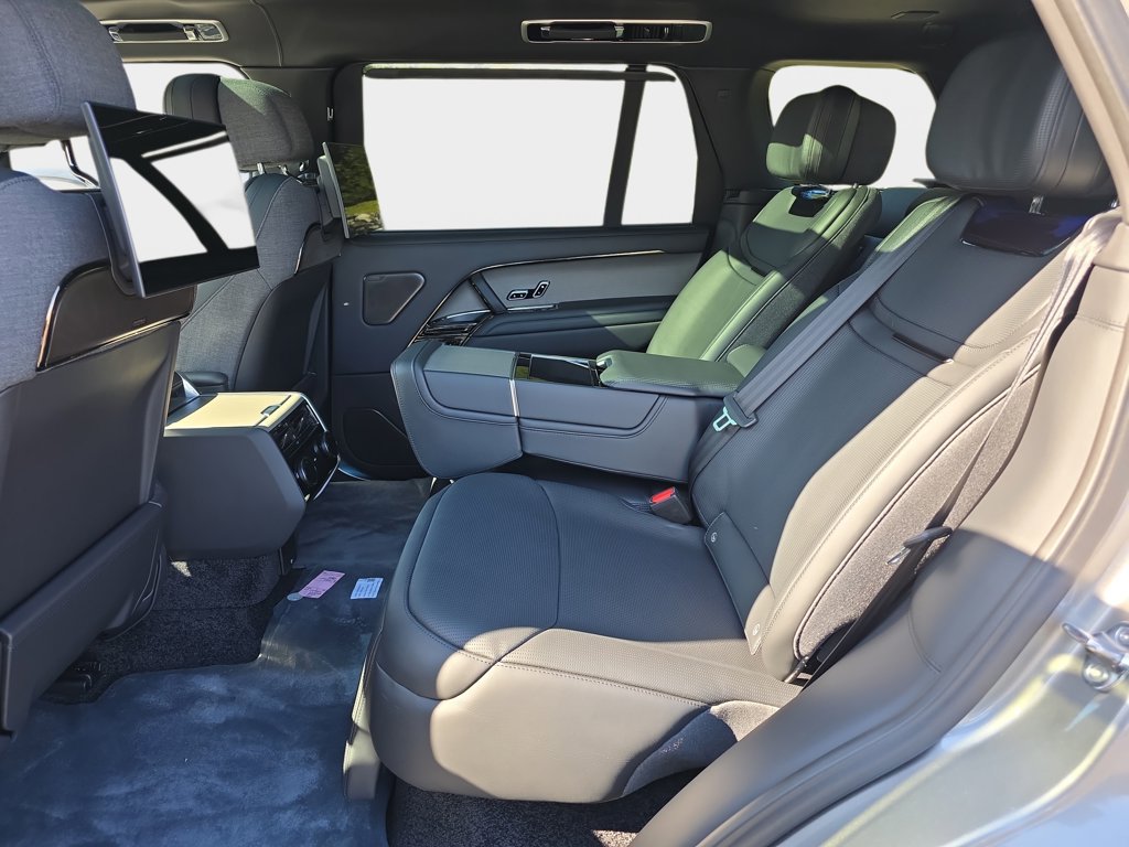 New 2026 Land Rover Range Rover SV AWD/4WD image 14