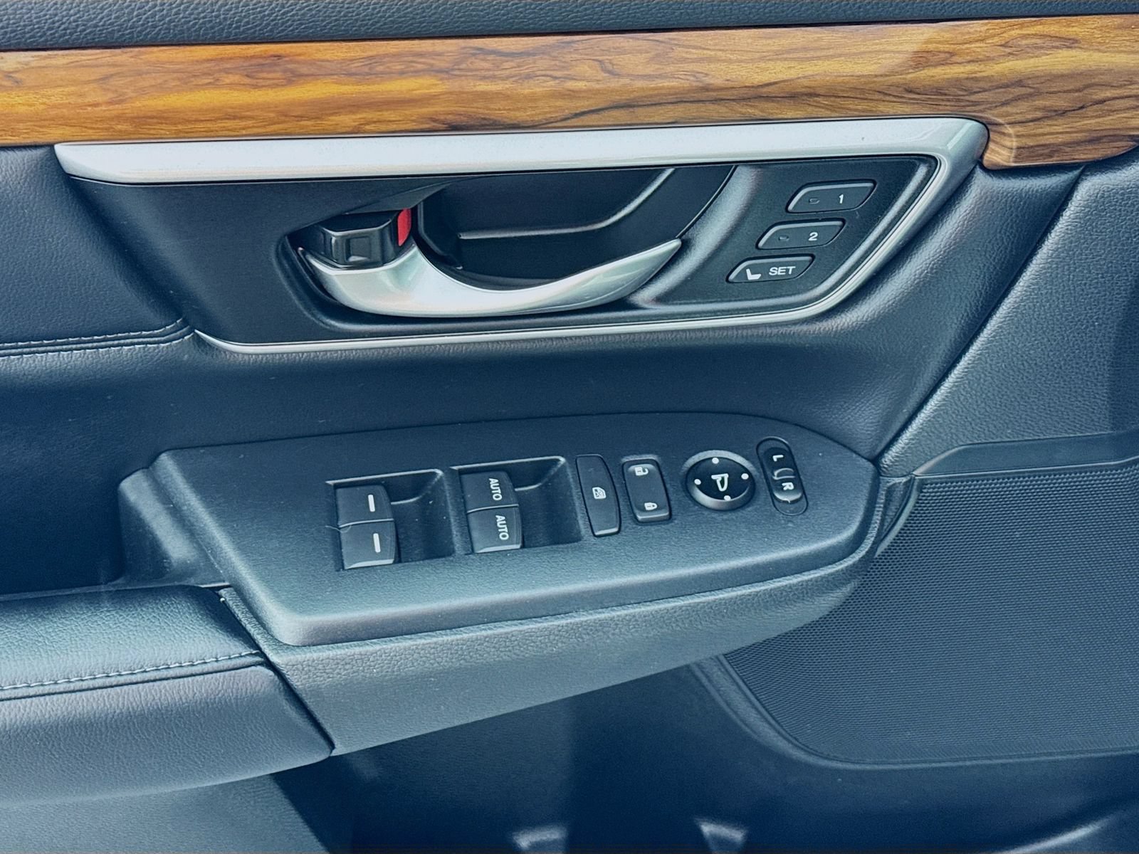 Used 2018 Honda CR-V EX-L image 15