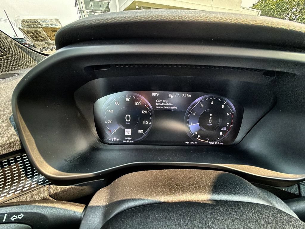 Used 2021 Volvo XC40 T5 R-Design AWD/4WD image 26