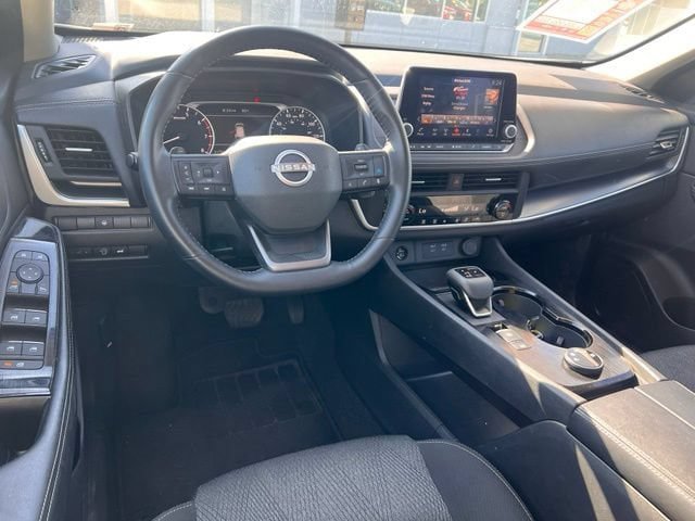 Used 2025 Nissan Rogue SV AWD/4WD image 13