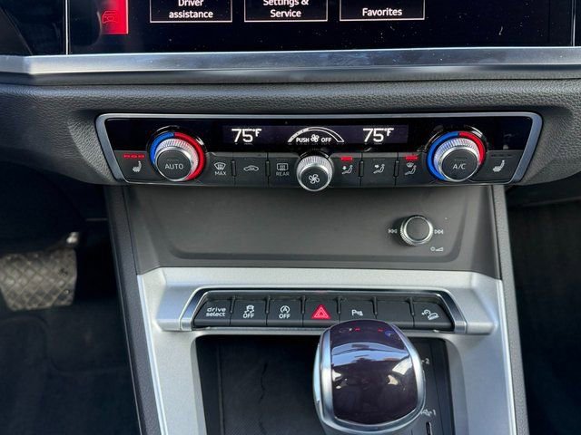 Used 2025 Audi Q3 2.0T Premium image 32