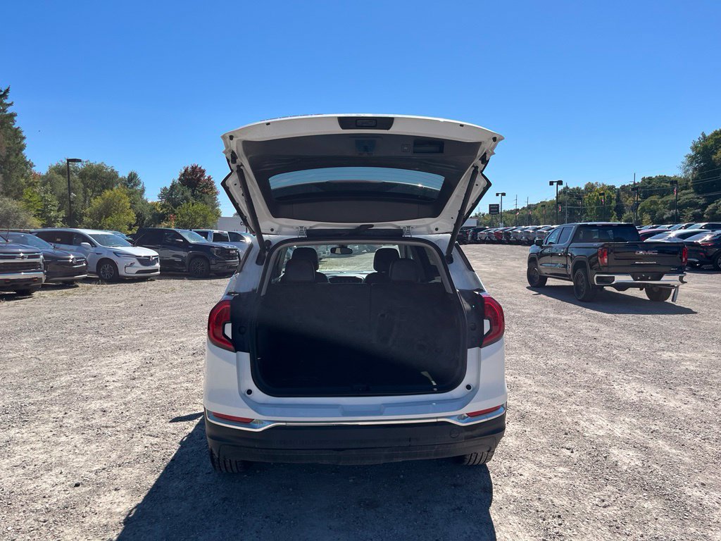 Used 2023 GMC Terrain SLT FWD image 9