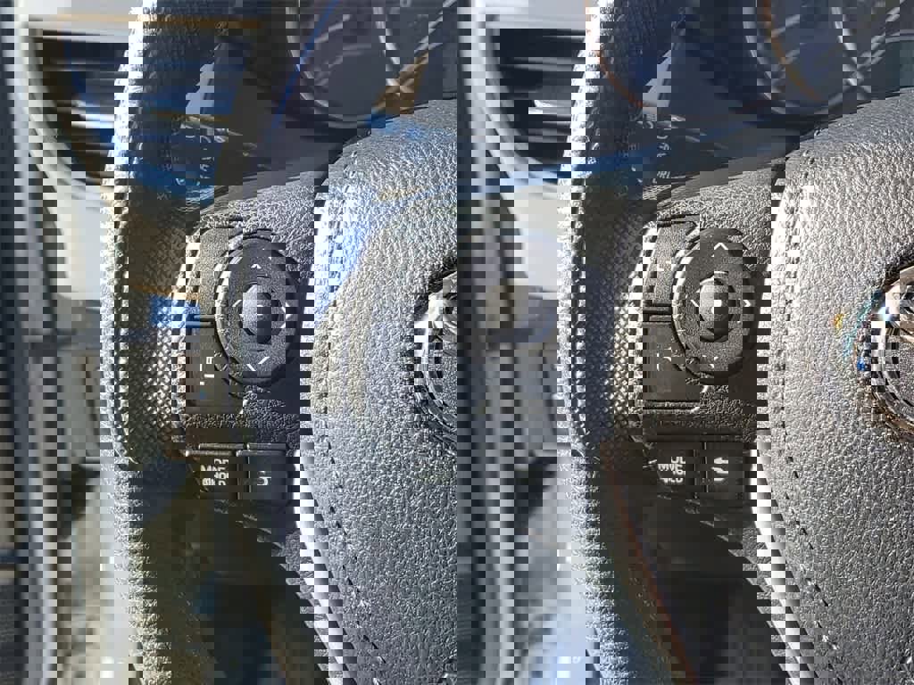 Used 2015 Toyota Corolla LE image 26