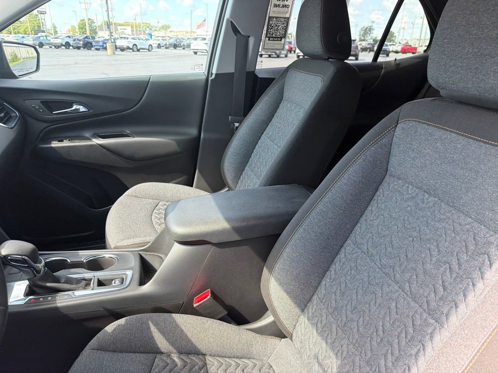 Used 2024 Chevrolet Equinox LT w/ LPO, Floor Liner Package FWD image 11