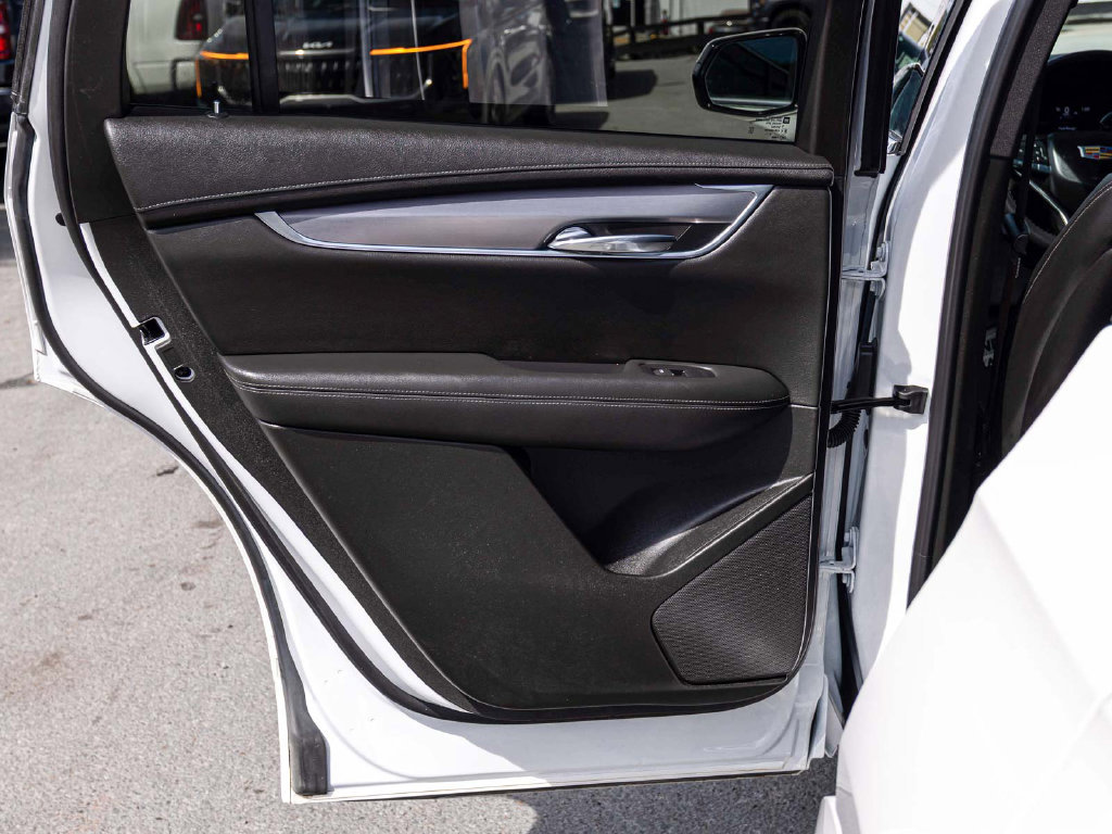 Used 2024 Cadillac XT6 Luxury w/ LPO, Floor Liner Package AWD/4WD image 14