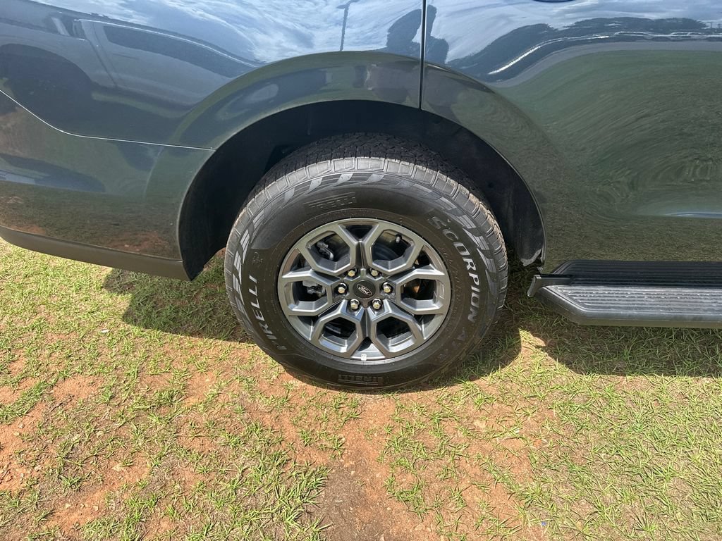 Certified 2025 Ford Expedition Active AWD/4WD image 17