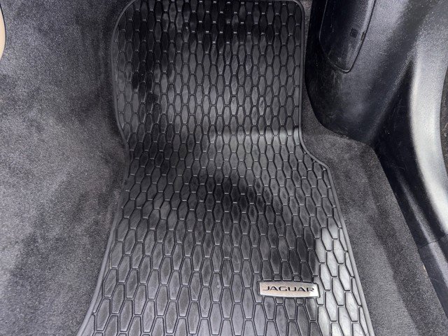 Used 2017 Jaguar XE Prestige image 67