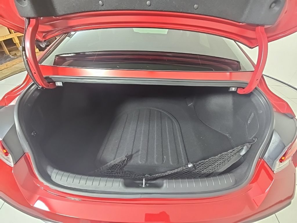 New 2025 Hyundai Elantra SEL FWD image 31