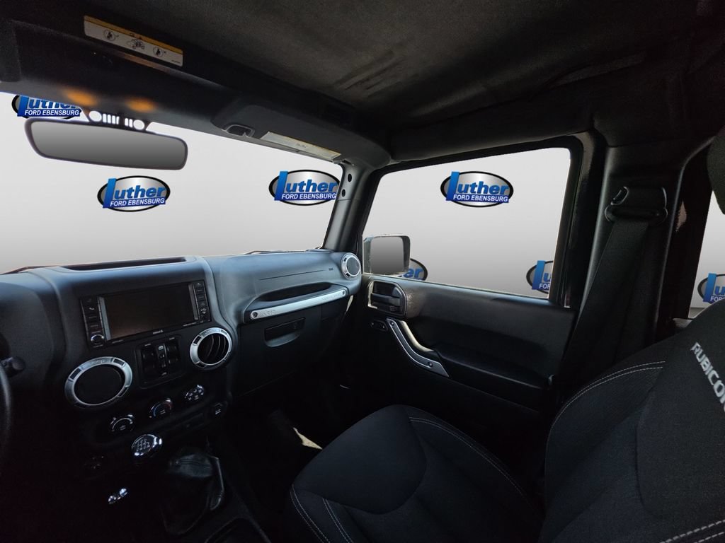 Used 2016 Jeep Wrangler Unlimited Rubicon w/ Connectivity Group AWD/4WD image 13