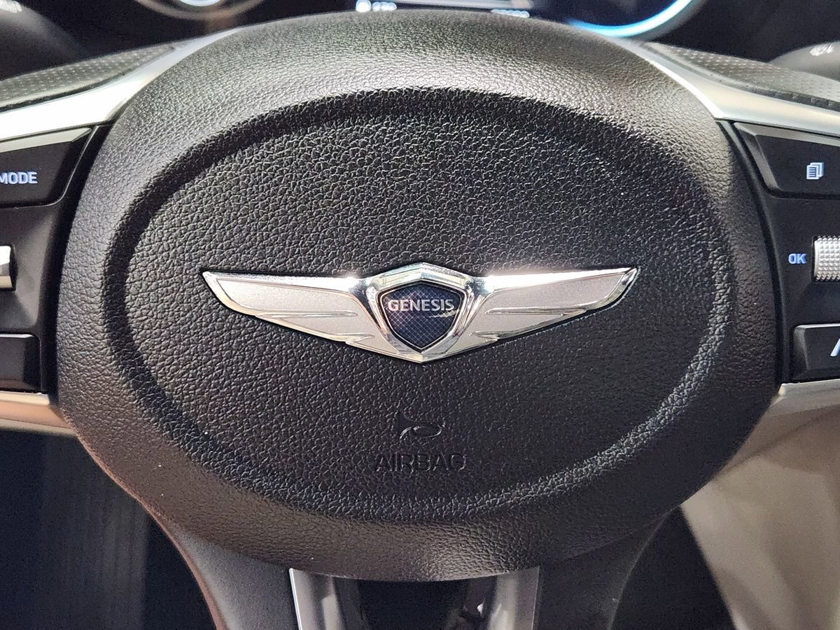 Used 2023 Genesis G70 2.0T RWD image 46