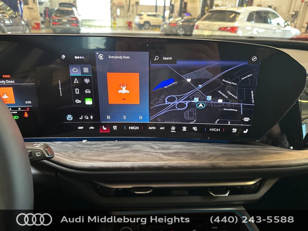 Used 2025 Audi Q5 Premium Plus w/ Premium Plus image 18