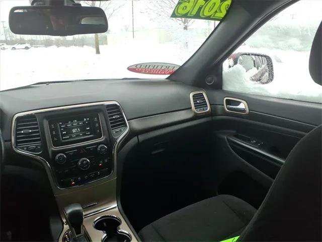 Certified 2016 Jeep Grand Cherokee Laredo w/ Quick Order Package 23E image 12