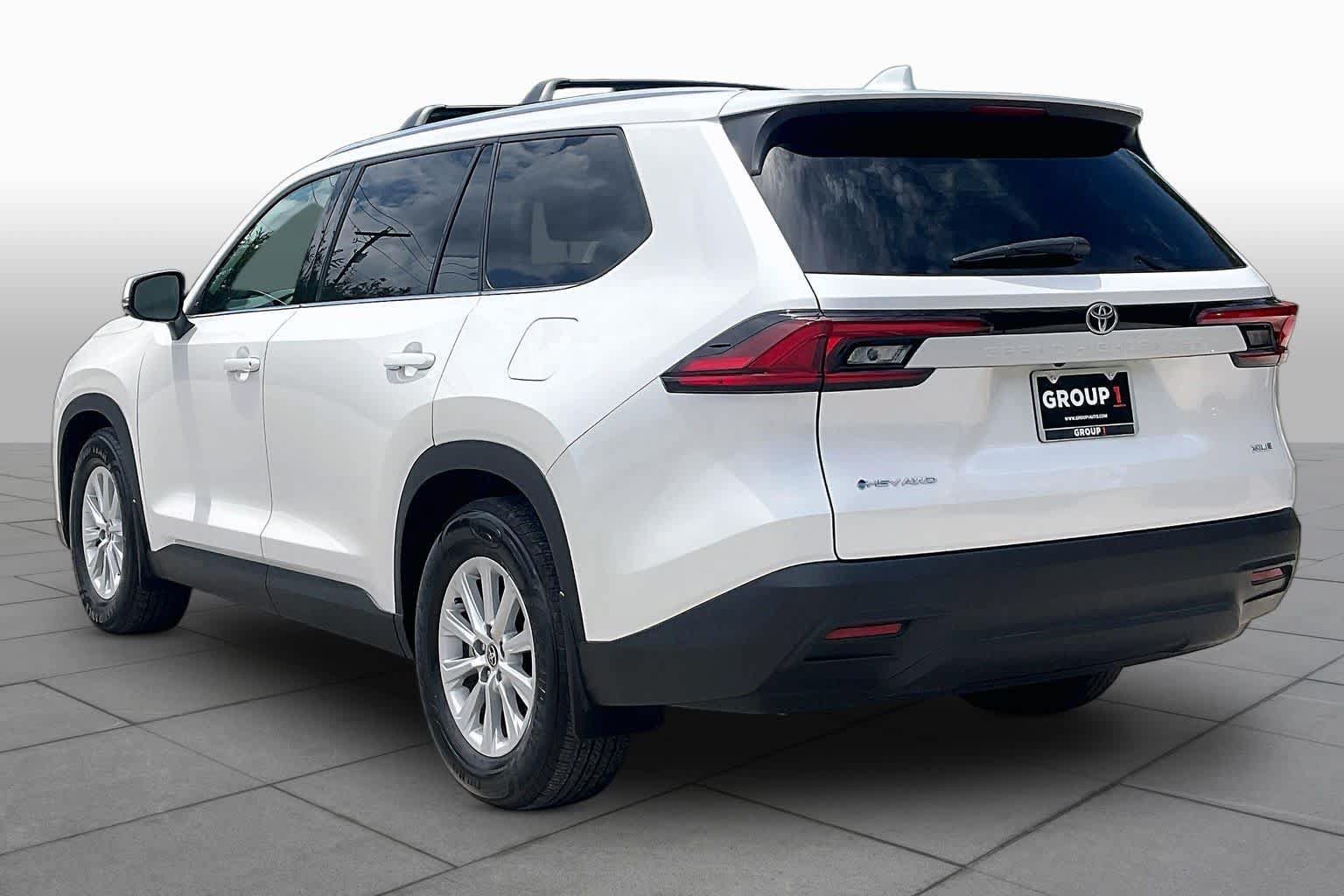 Used 2025 Toyota Grand Highlander AWD Hybrid image 12
