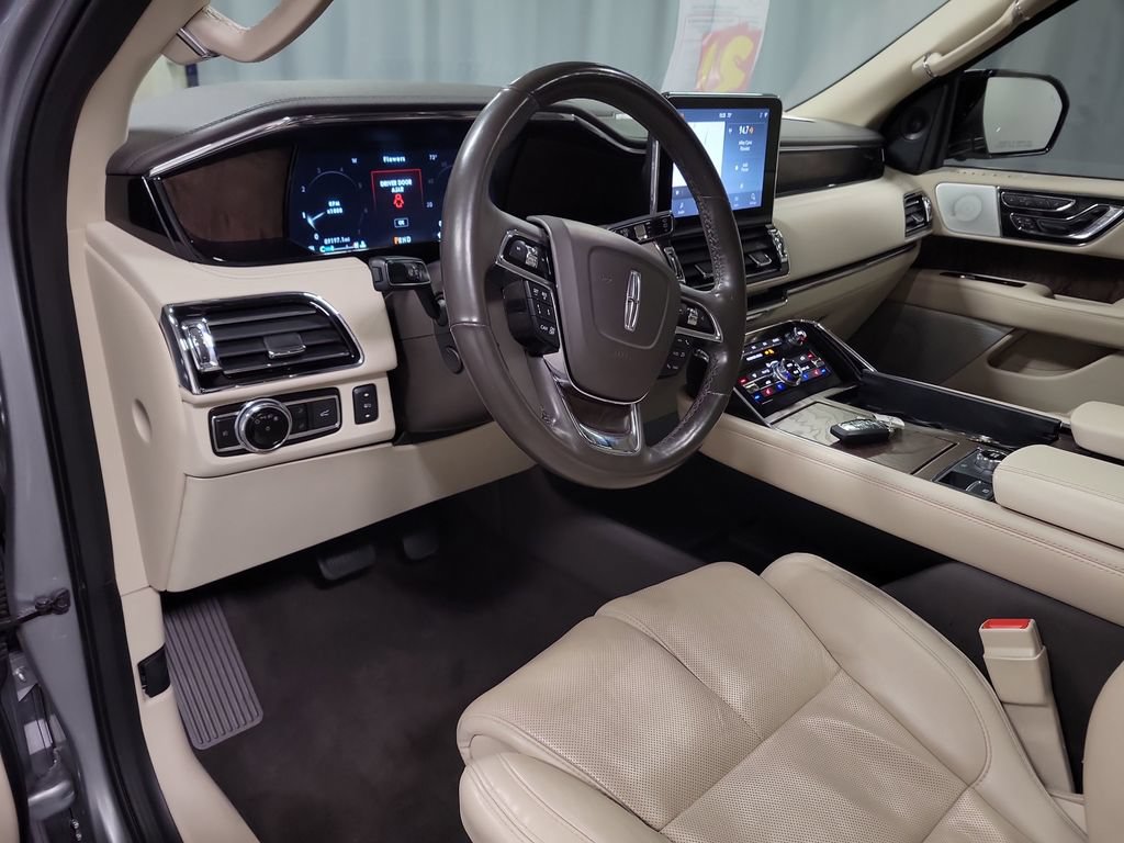 Used 2020 Lincoln Navigator Reserve w/ Luxury Package RWD image 14