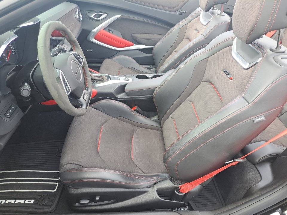 Used 2023 Chevrolet Camaro ZL1 RWD image 9