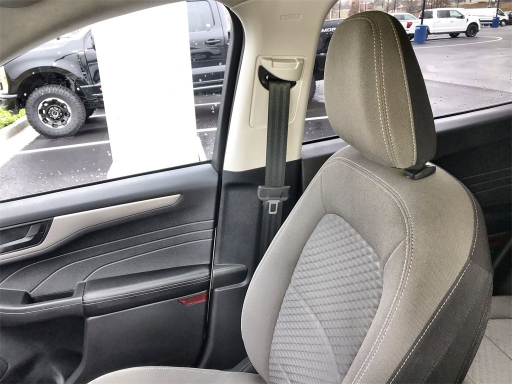 Used 2022 Ford Escape SE image 22